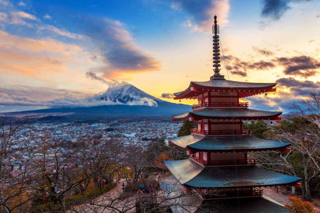 Chureito-pagoden med Mount Fuji i solnedgång