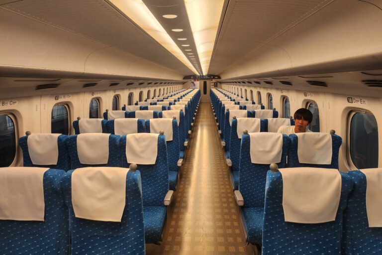 shinkansen tåg invändigt